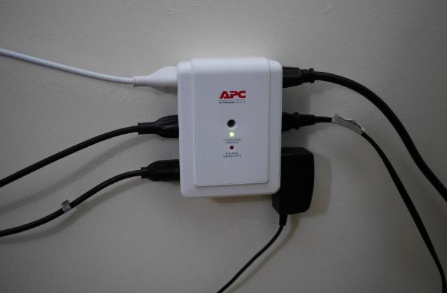 APC 6-Outlet Wall Surge Protector#