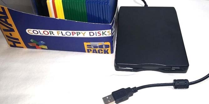 Ultra-Thin USB Interface External Floppy Drive Disk,Card Reader Computer Accessory External Removable for Desktop and Laptop Computers Portable 3.5-Inch Floppy Drive,USB External Floppy Disk 