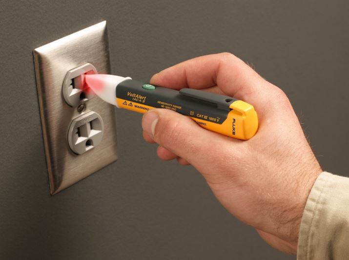 Fluke VoltAlert Non-Contact Voltage Tester