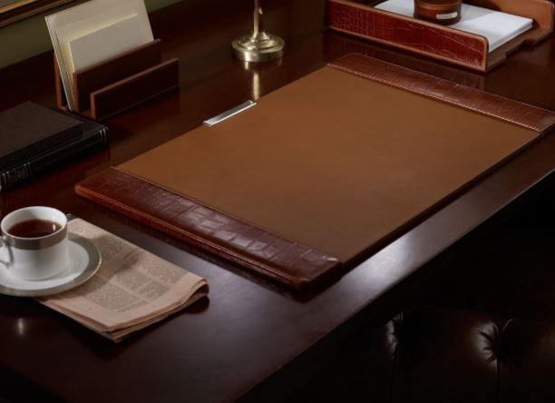 Guide To The Best Leather Desk Pads For The Office In 2019 2020