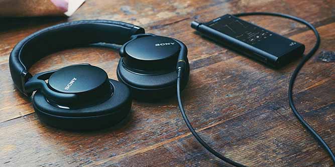 Review of the Sony MDR-1AM2 Wired High-Res Overhead Headphones
