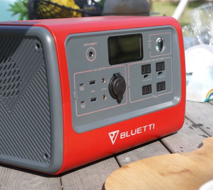 BLUETTI EB70 700w LiFePO4 Solar Generator! 716wh Off Grid Portable Power  Station Review - HOBOTECH - Off Grid Tech DIY And Product Reviews On