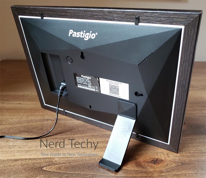 Pastigio WiFi Digital Wooden Frame