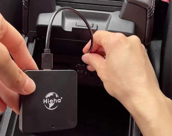 Hieha Wireless CarPlay Adapter