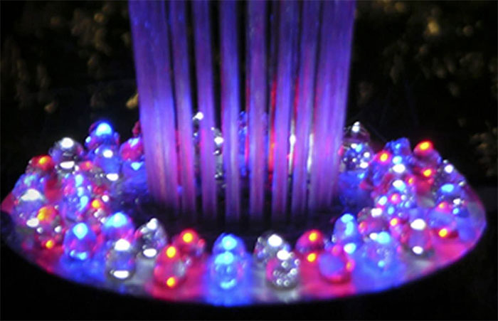 Alpine Corporation LED Floating Spray Fountain