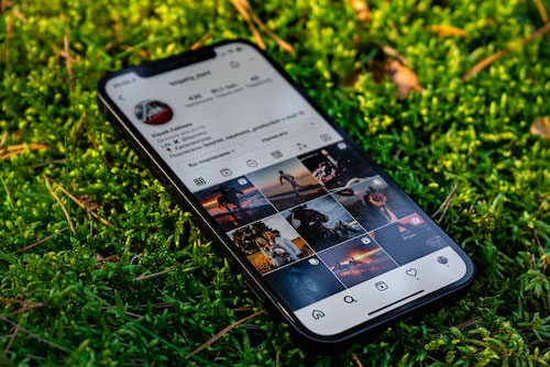 instagram-on-smartphone
