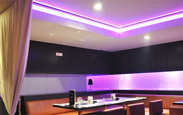 led-strip-lights-in-fancy-dining-room