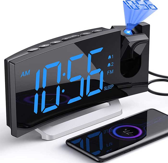 Best Projection Alarm Clocks to Display Time on a Wall or Ceiling (2023)