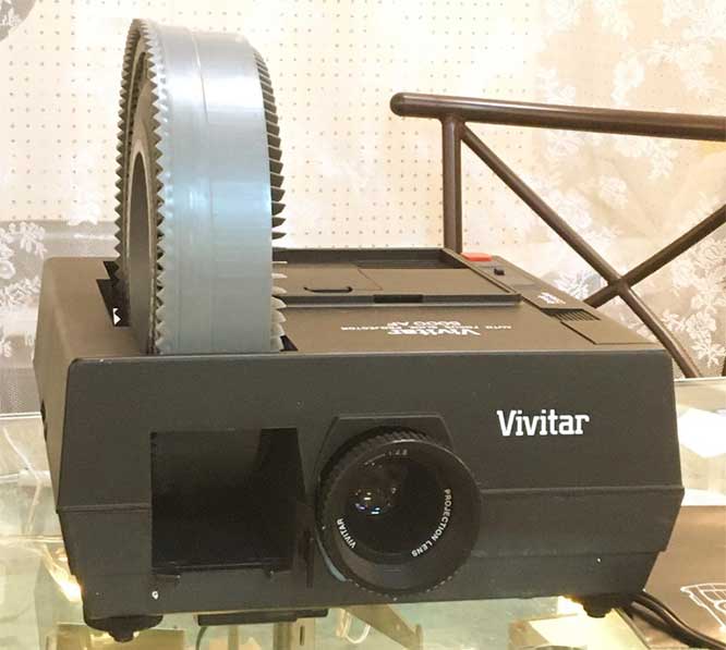 Vivitar 5000 AF Slide Projector