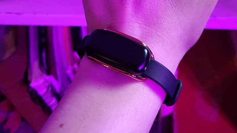 Long-Distance Touch Bracelets - Stay Connected! –