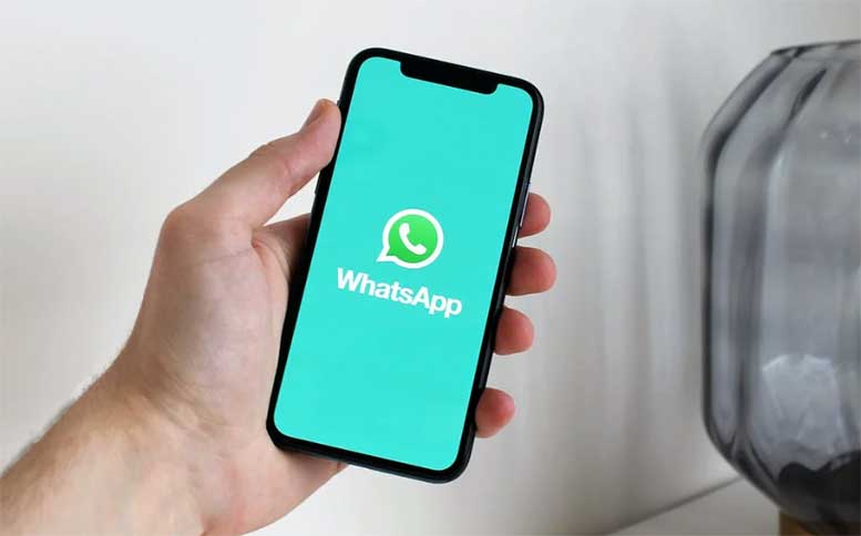 whatsapp on iphone