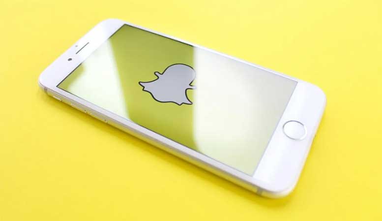 snapchat logo on iphone