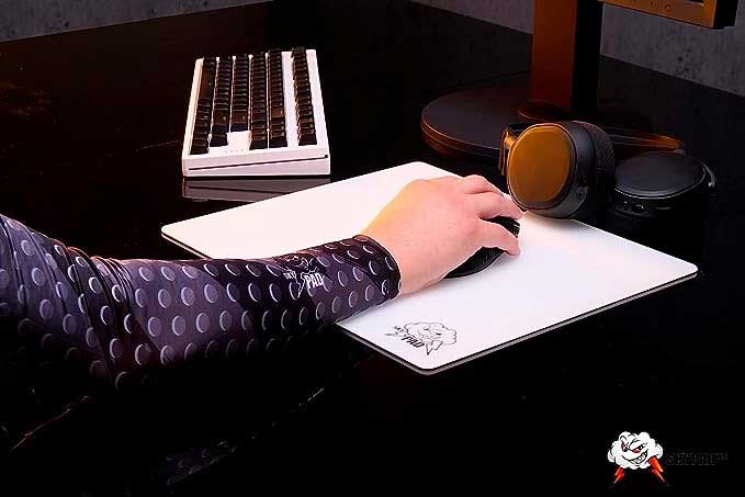 SkyPAD-Gaming-Arm-Sleeve