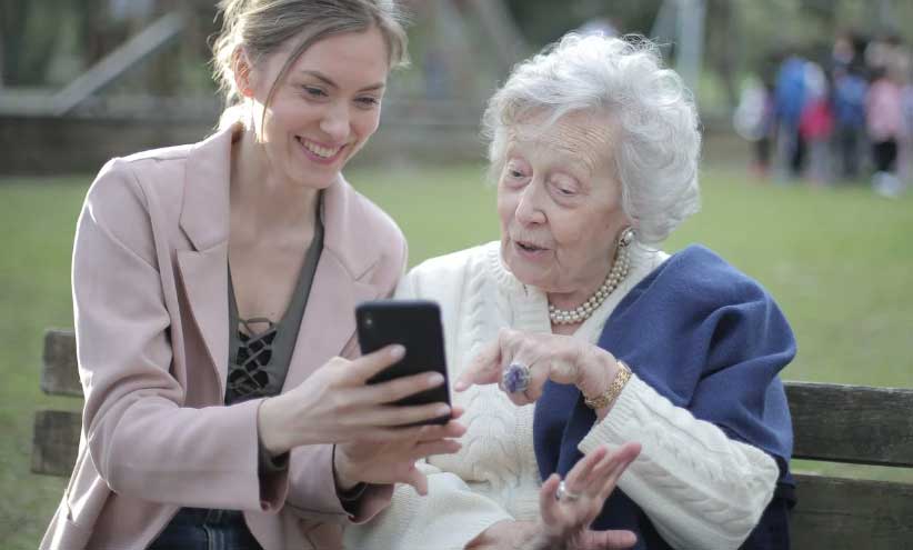 women using verizone cell phone