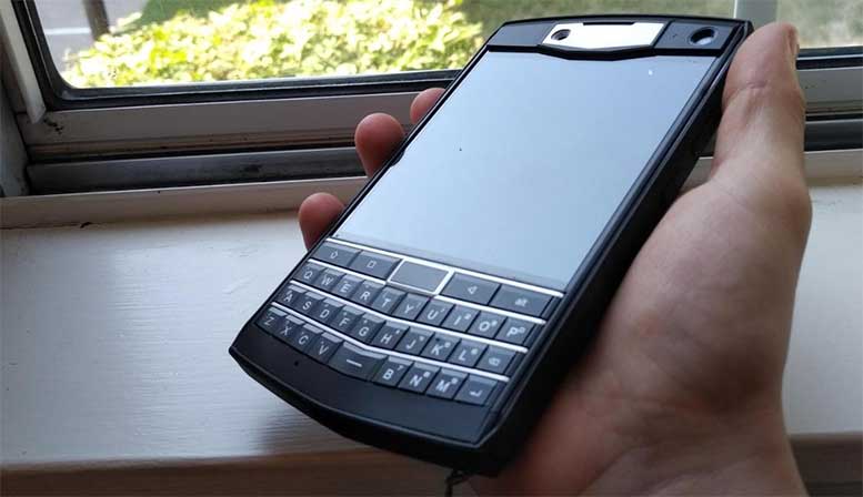 qwerty phone with physical keyboard