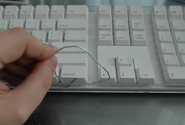 using-paperclip-to-remove-keyboard-keys
