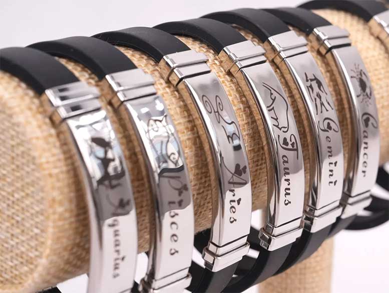 AlgoLaser-Delta-22W-bracelet engraving