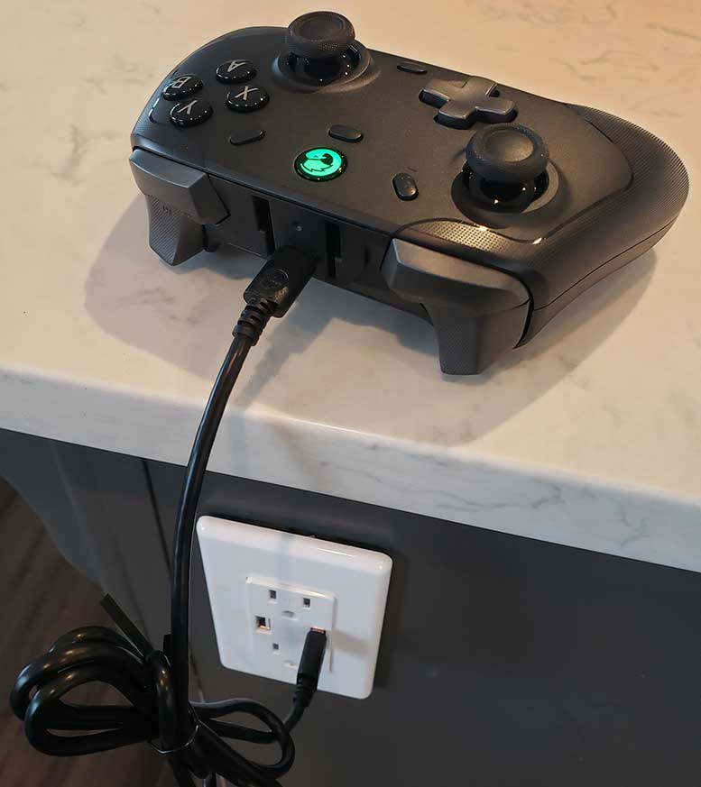 gamesir-t4-cyclone-pro-charging