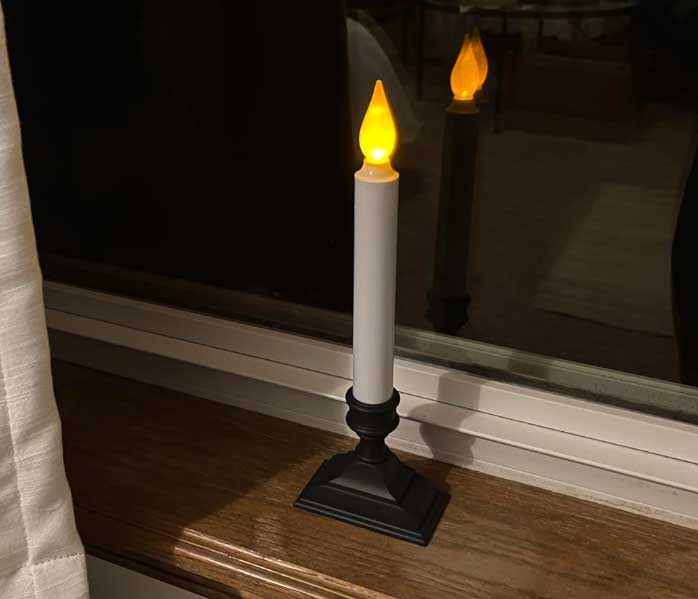 612-Vermont-Battery-Operated-LED-Window-Candles