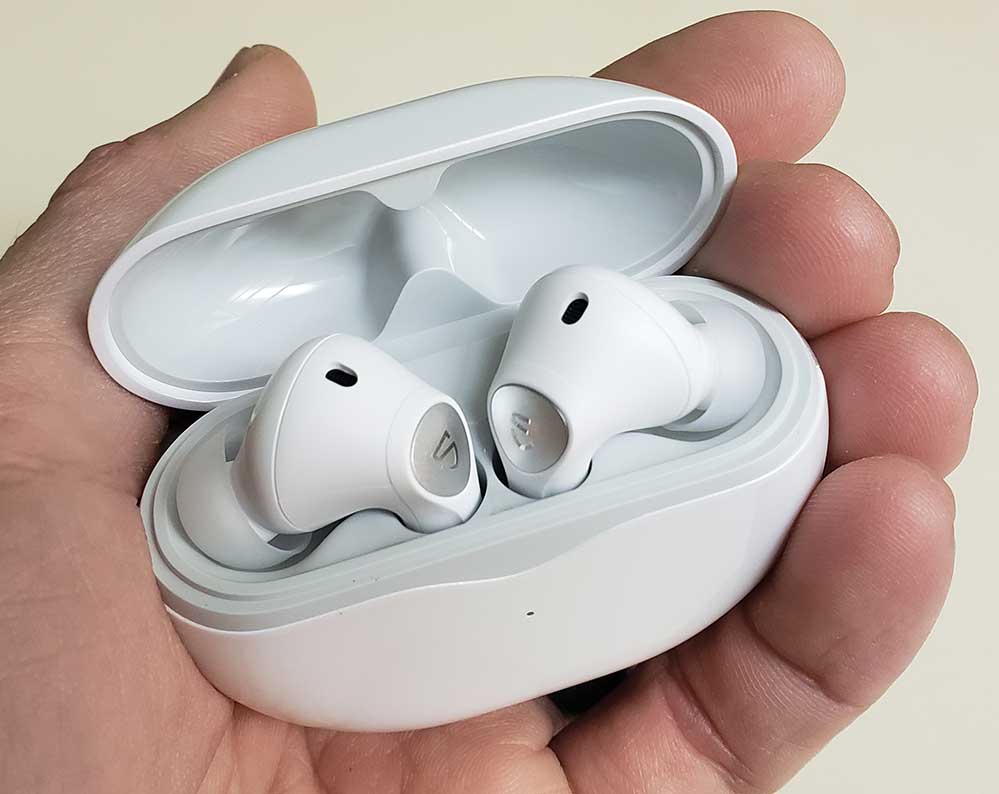 soundpeats-air4-pro-earbuds in hand