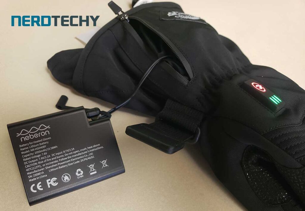 neberon-pro-series-heated-gloves-connecting battery