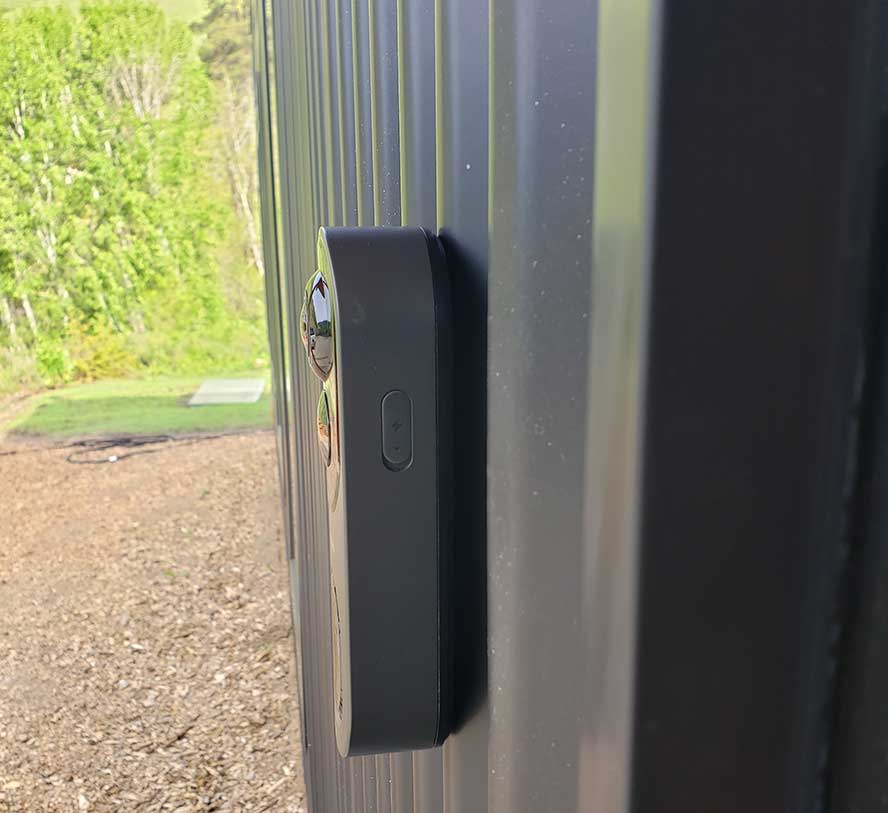 botslab-r811 video doorbell installed side profile