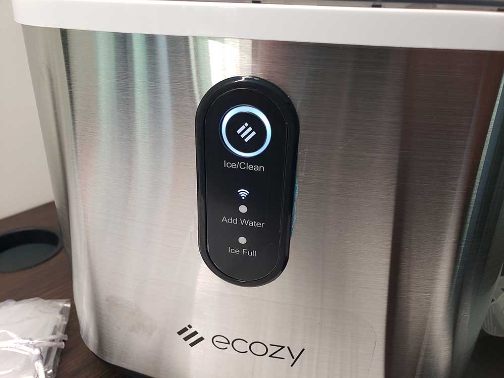 ecozy-smart-nugget-ice-maker main button