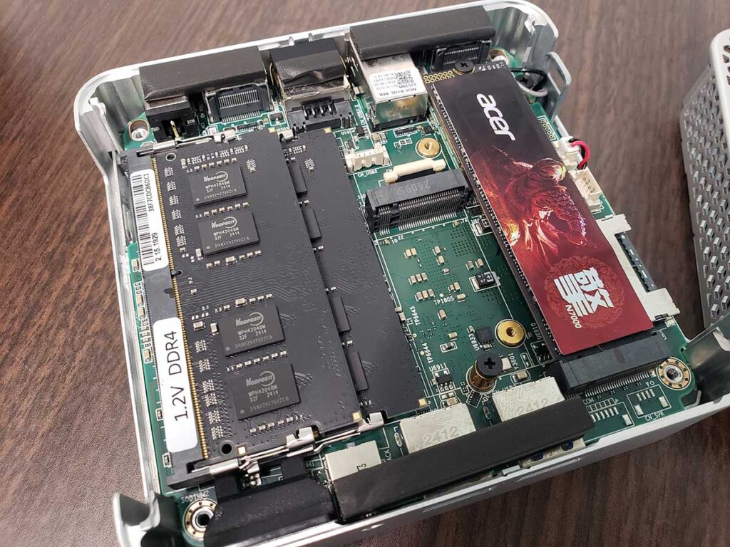 geekom-xt13-pro-mini-pc-inside