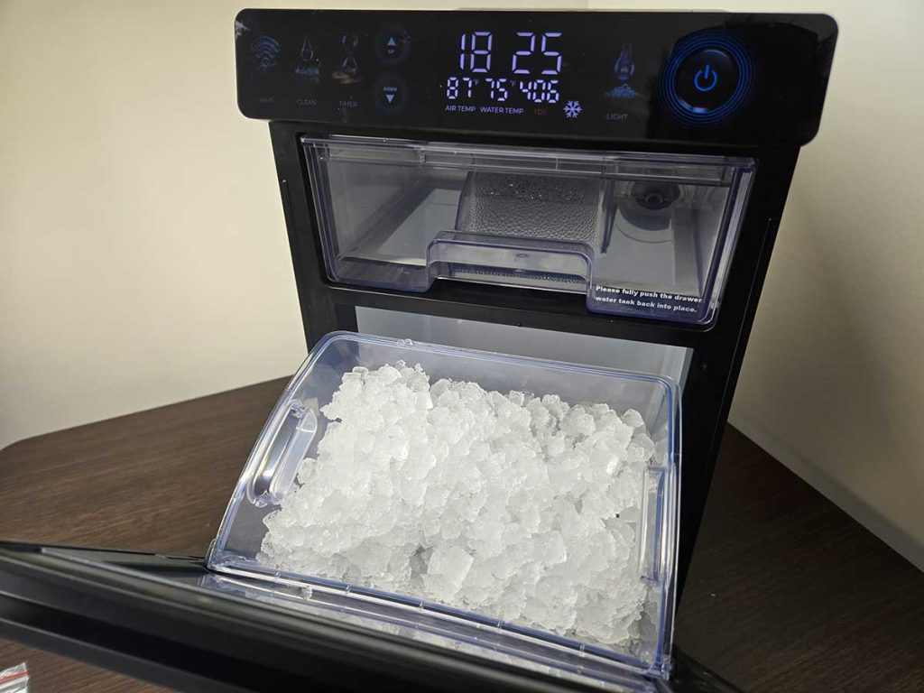 ecozy-Countertop-Nugget-Ice-Maker