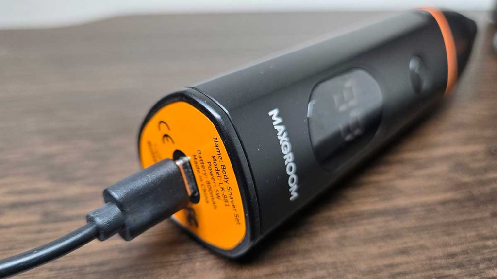 maxgroom-manscape-trimmer charging