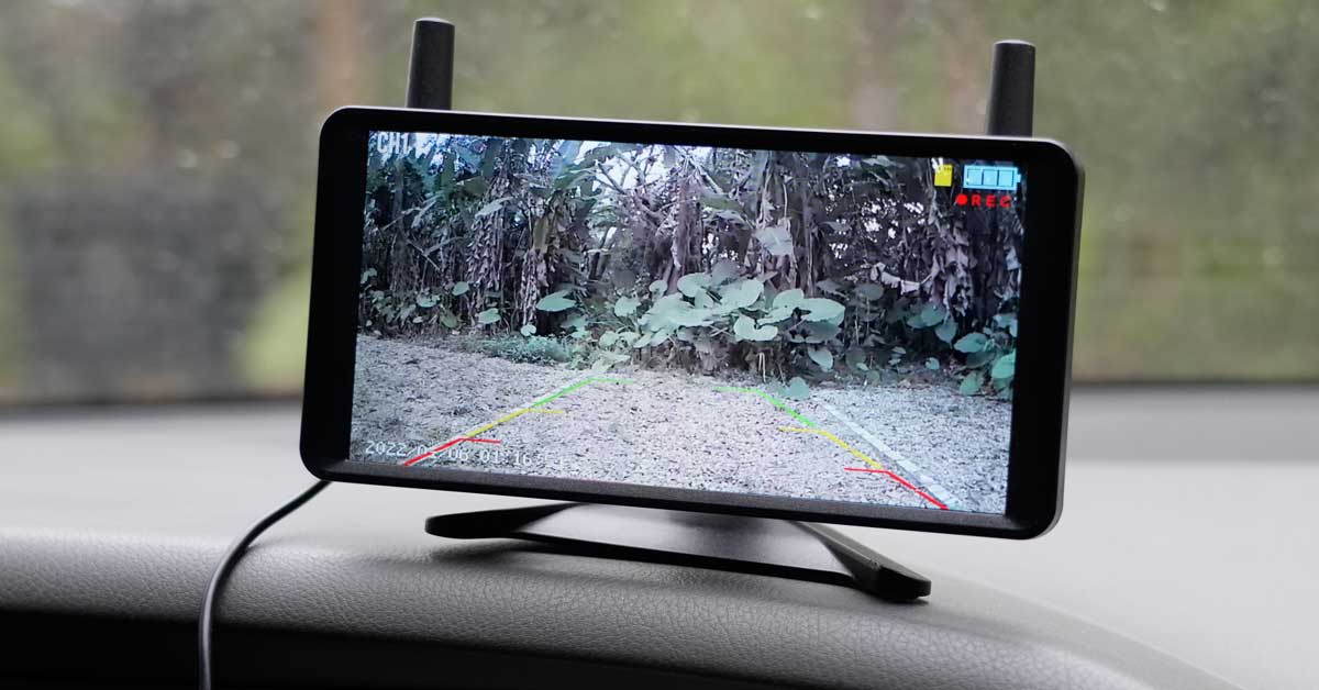 AUTO-VOX 6 Inch Wireless Solar Backup Camera